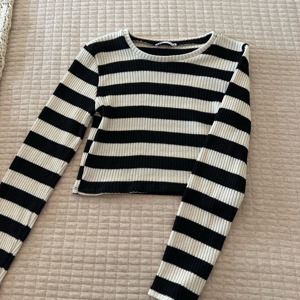 Zara Black and White Ribbed Crop Long Sleeve Tee